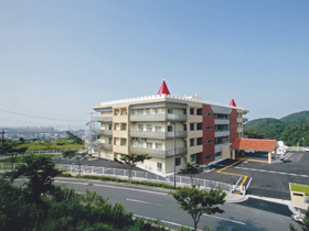 医療法人弘愛会　介護老人保健施設こすも